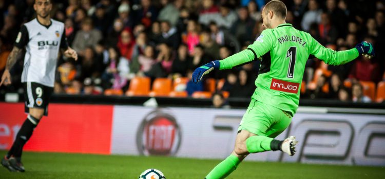 Quando Pau Lopez calpestò brutalmente Leo Messi