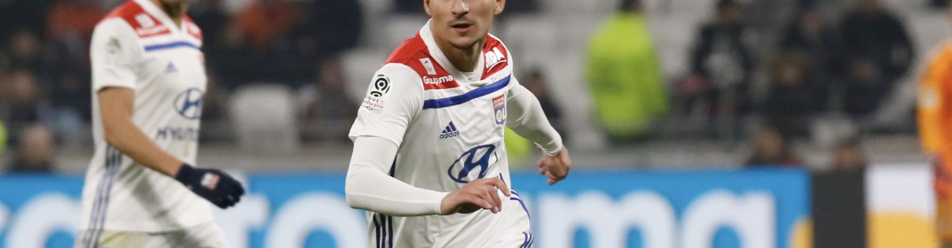 Juventus, si complica Aouar. Vuole il Barcellona o il Real Madrid