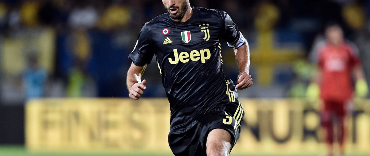 Juventus, contro l’Inter Sarri valuta Chiellini dal 1′. Ballottaggio a centrocampo