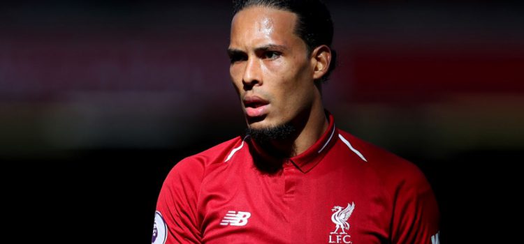 Everton-Liverpool, Van Dijk esce per infortunio