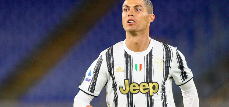CR7, oggi il risultato del tampone: sarà sfida con Messi?