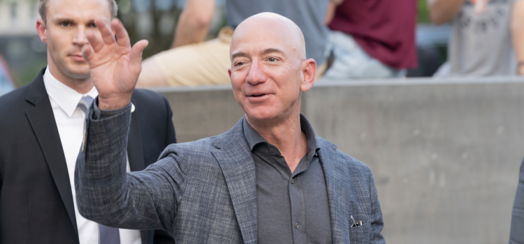 Amazon sfida Sky: ci si contende i diritti della Serie A