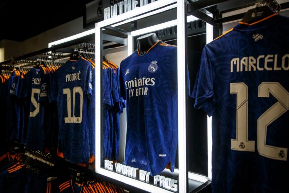 perché le maglie da calcio costano così tanto